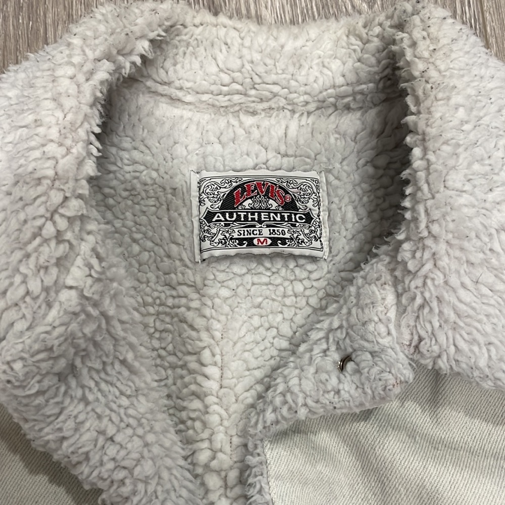 Levis Jacket - Picture 2 of 4